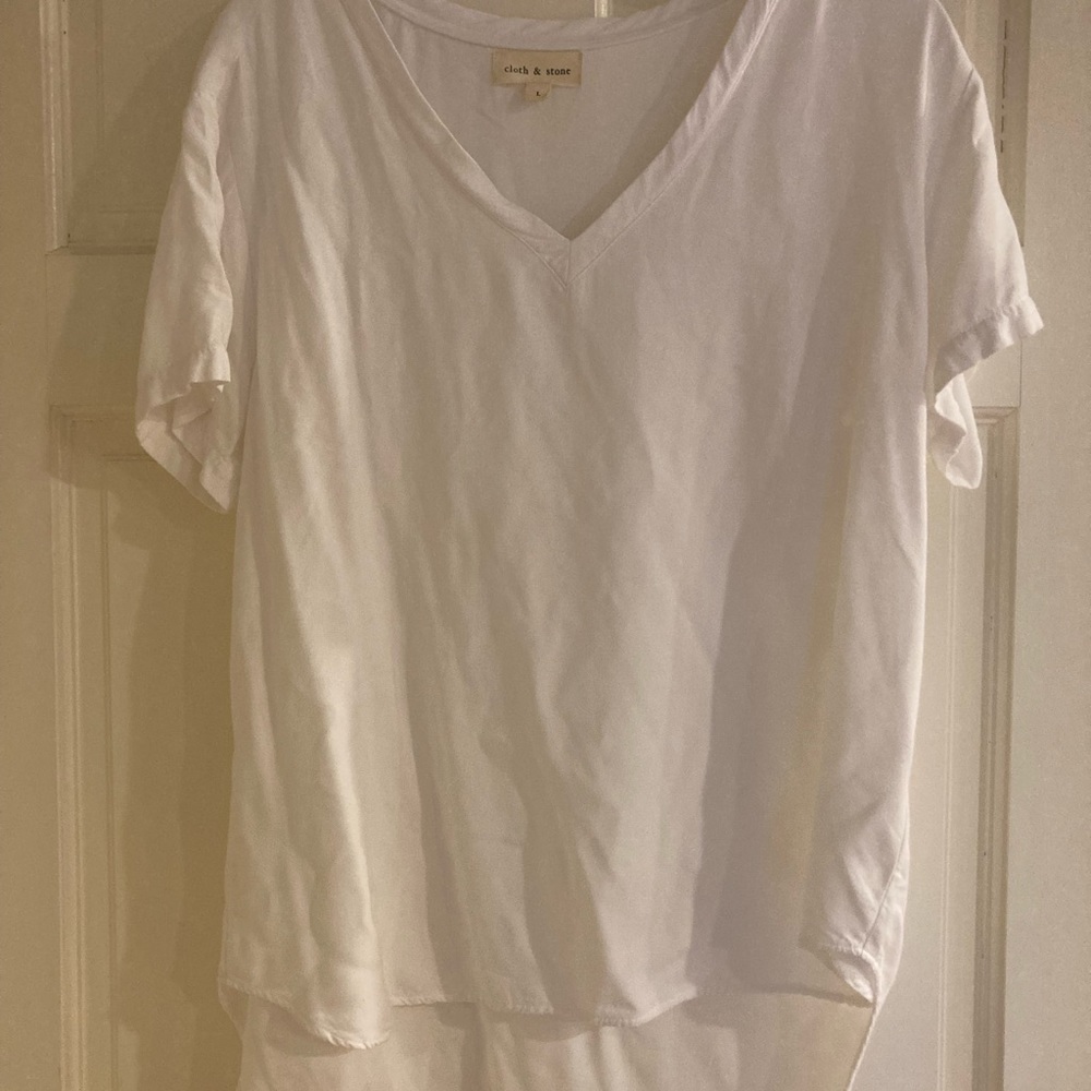 Cloth and Stone large v neck t shirt